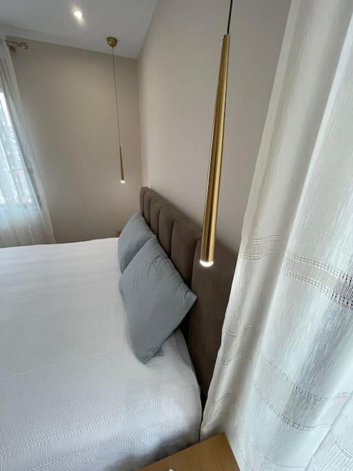 Melody Apartment In Korce Buitenkant foto
