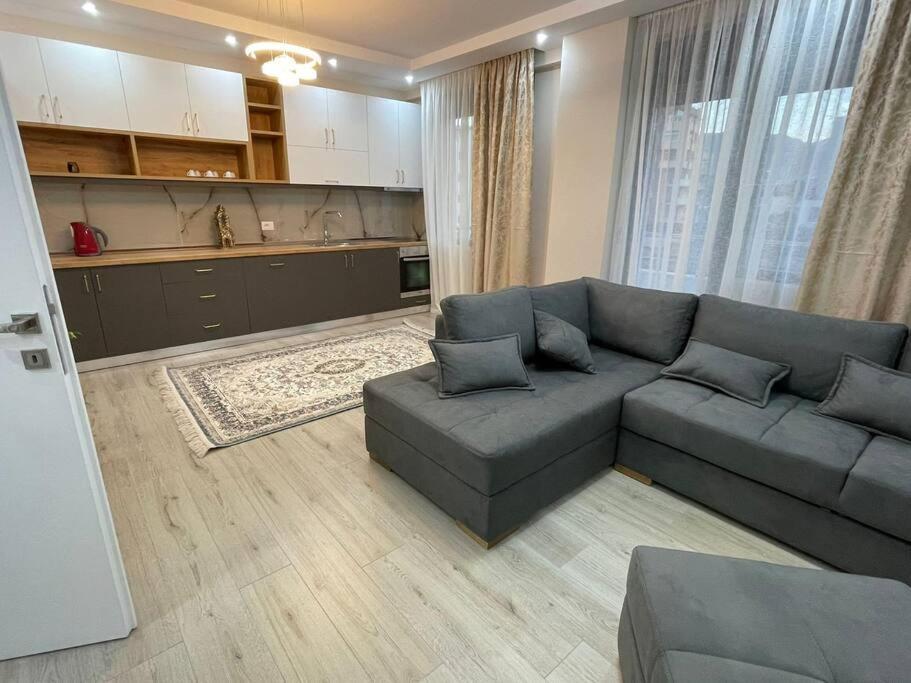 Melody Apartment In Korce Buitenkant foto